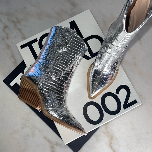 FENDI Cutwalk Crocodile-effect Leather Cowboy Boots In Silver - Picture 1 of 16